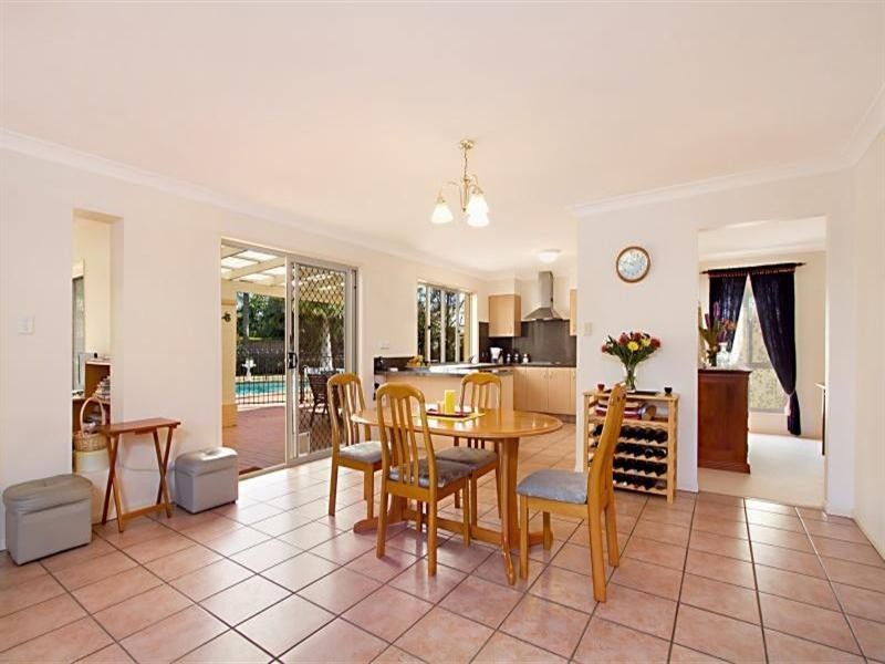 106 Kintyre Street, Brookfield QLD 4069