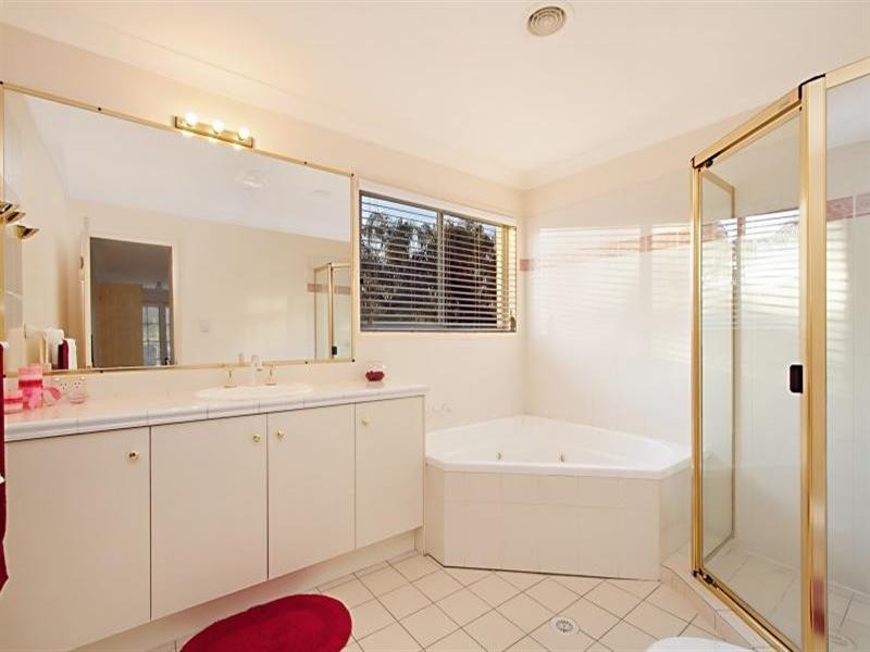 106 Kintyre Street, Brookfield QLD 4069