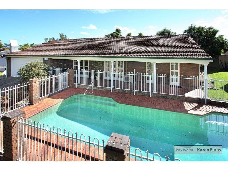 61 Sunset Road, Kenmore QLD 4069