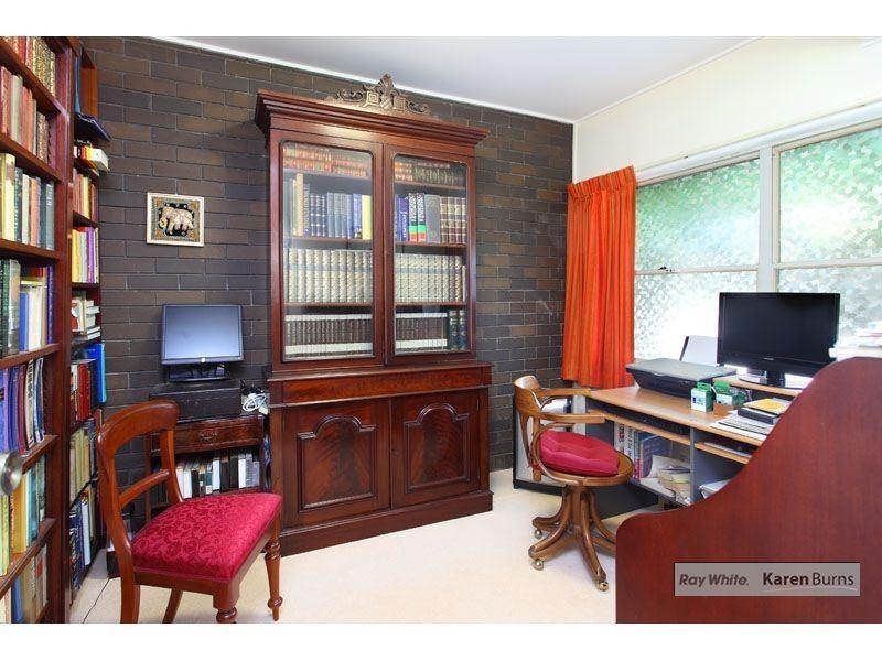 61 Sunset Road, Kenmore QLD 4069