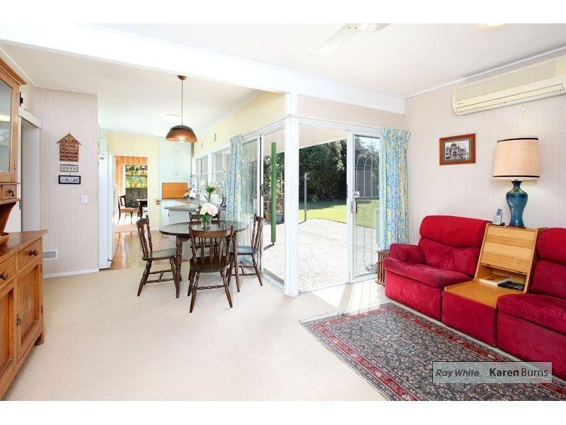 61 Sunset Road, Kenmore QLD 4069