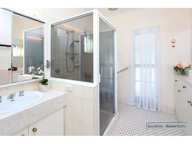 61 Sunset Road, Kenmore QLD 4069