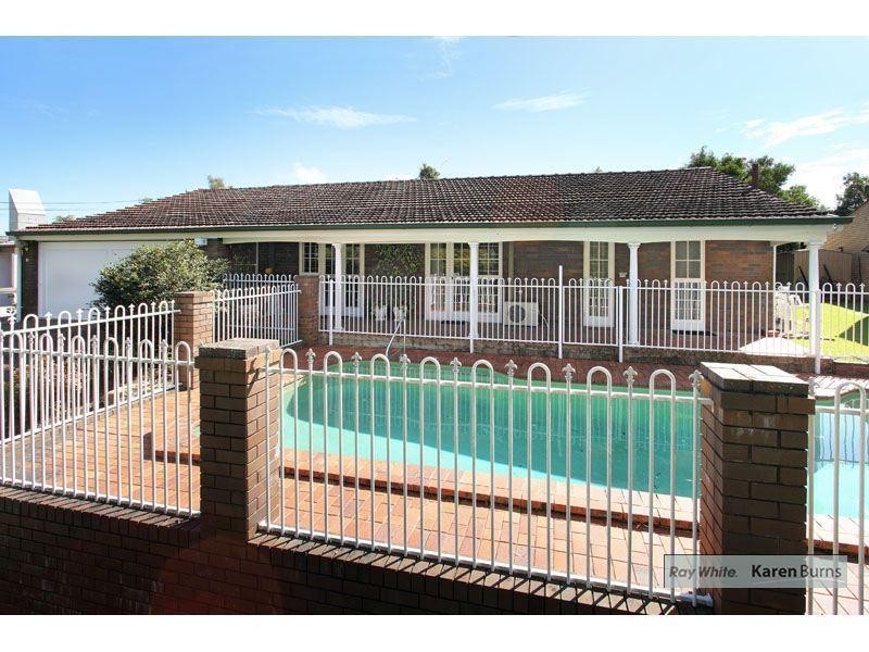 61 Sunset Road, Kenmore QLD 4069