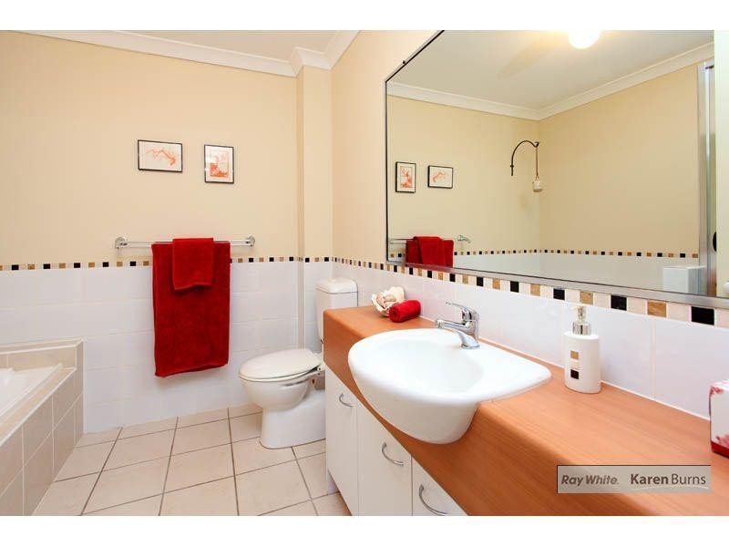 11/9 Pamela Place, Kenmore Hills QLD 4069