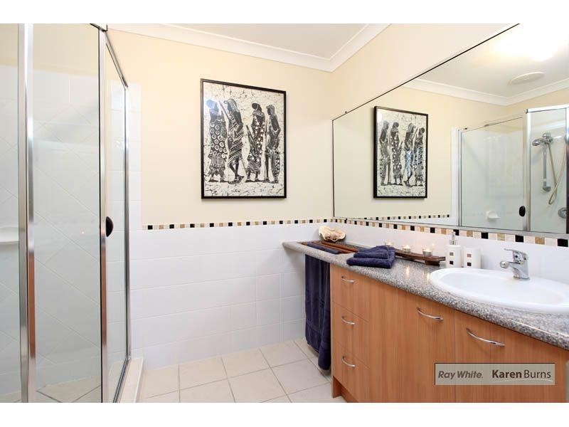 11/9 Pamela Place, Kenmore Hills QLD 4069