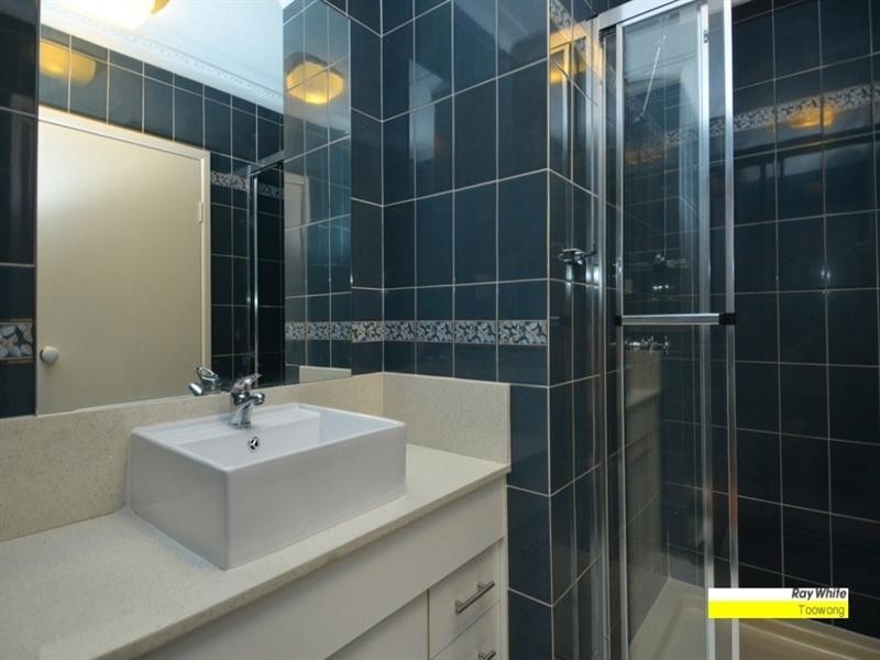 11/15 Earle Lane, Toowong QLD 4066