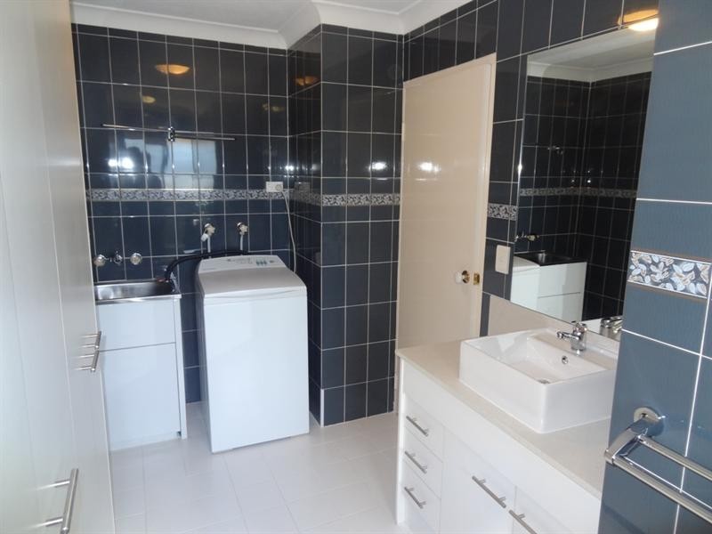 11/15 Earle Lane, Toowong QLD 4066