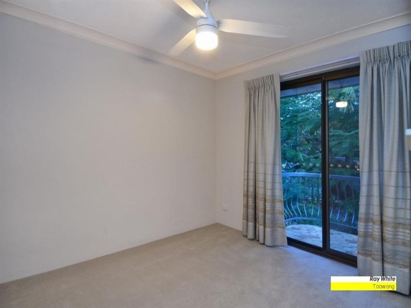 11/15 Earle Lane, Toowong QLD 4066