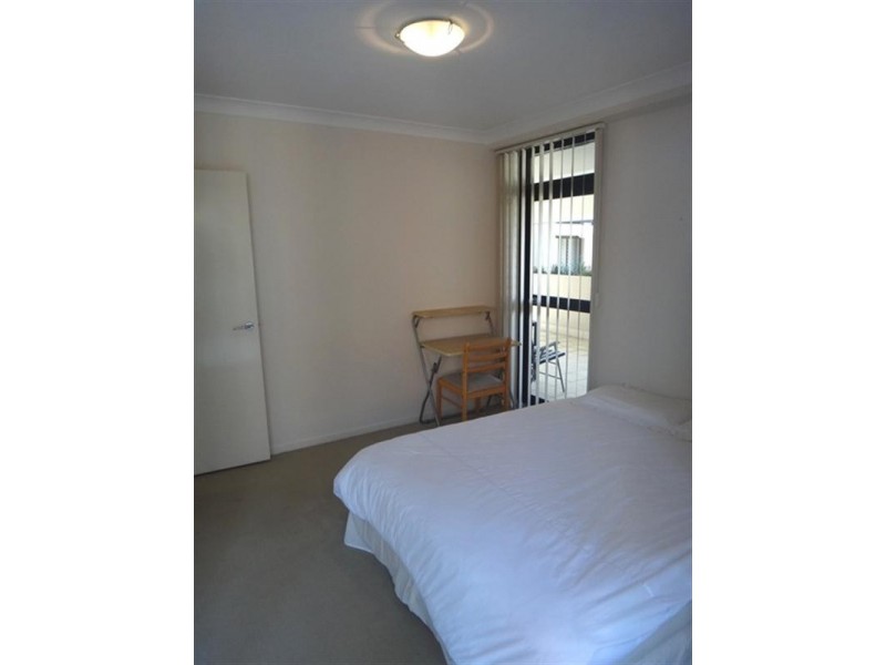 4/53 Warren Street, St Lucia QLD 4067