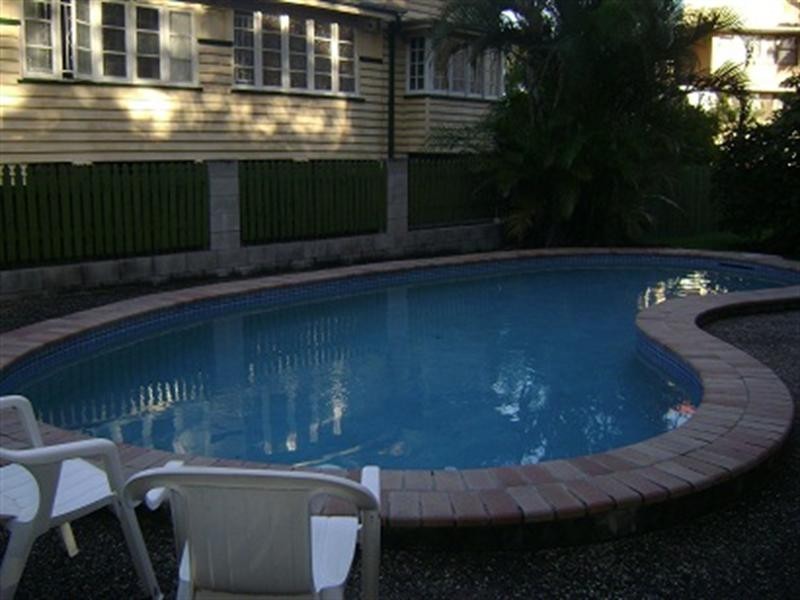 2/21 Sandford St,, St Lucia QLD 4067