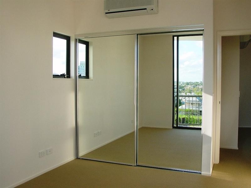 1096/18 Manning Street, Milton QLD 4064