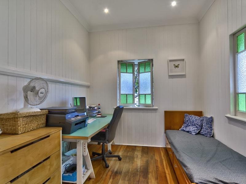 213 Long Street East, Graceville QLD 4075