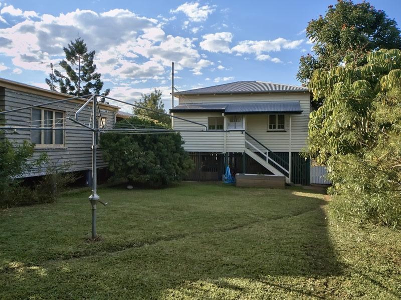 213 Long Street East, Graceville QLD 4075
