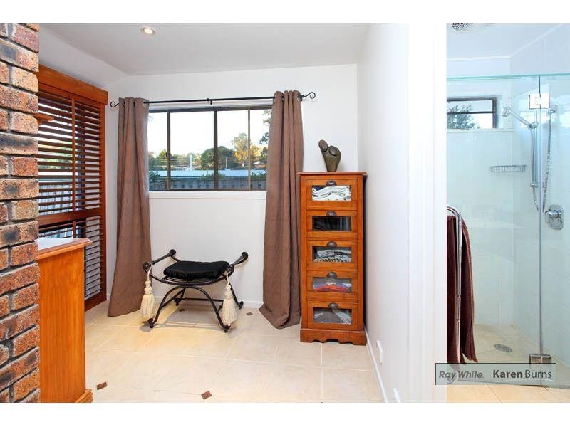 10 Ardell Street, Kenmore QLD 4069