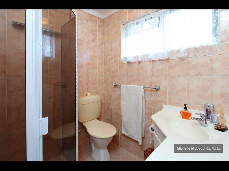 1 Atlas Place, Chapel Hill QLD 4069