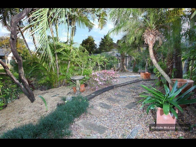 1 Atlas Place, Chapel Hill QLD 4069