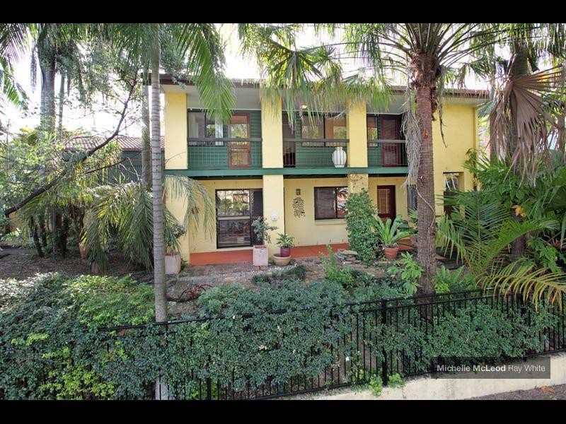 1 Atlas Place, Chapel Hill QLD 4069