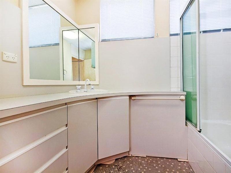 1/146 Macquarie Street, St Lucia QLD 4067