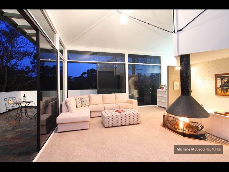 13 Yeoman Street, Chapel Hill QLD 4069