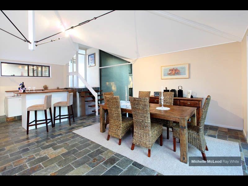 13 Yeoman Street, Chapel Hill QLD 4069