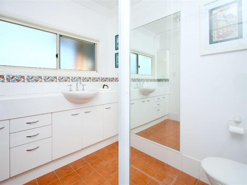 393 Bielby Road, Kenmore Hills QLD 4069