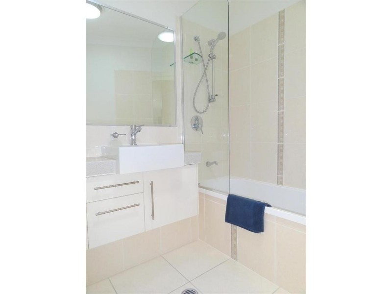 8/15 Adsett Street, Taringa QLD 4068