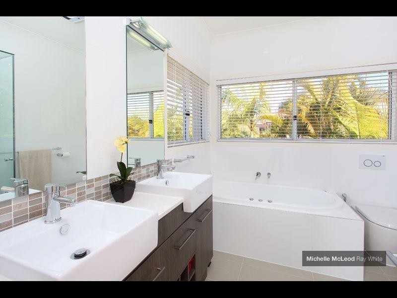 103 Ironbark Road, Chapel Hill QLD 4069