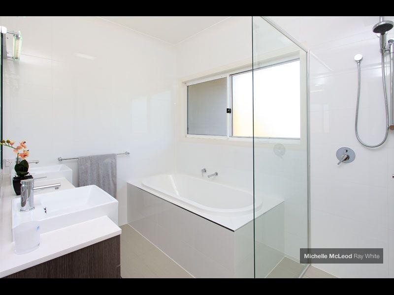 103 Ironbark Road, Chapel Hill QLD 4069