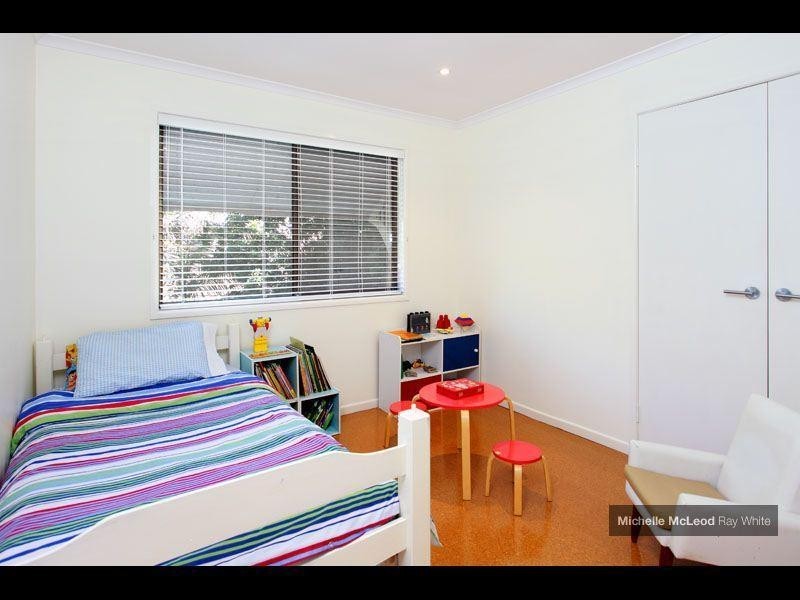 8 Spearwood Place, Chapel Hill QLD 4069