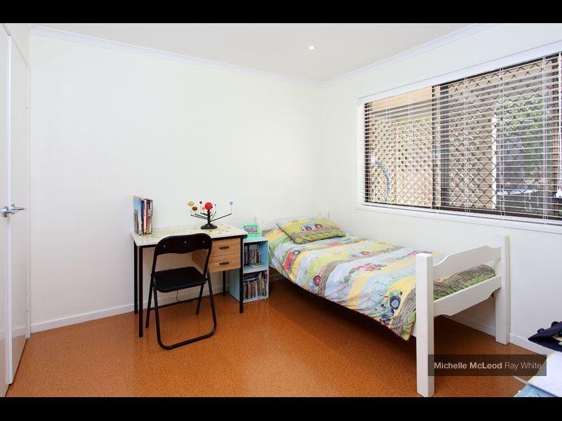 8 Spearwood Place, Chapel Hill QLD 4069