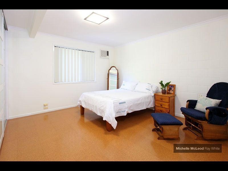 8 Spearwood Place, Chapel Hill QLD 4069