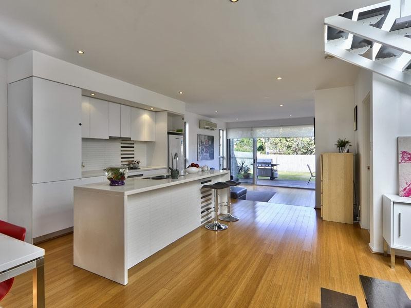 74 King Arthur Terrace, Tennyson QLD 4105