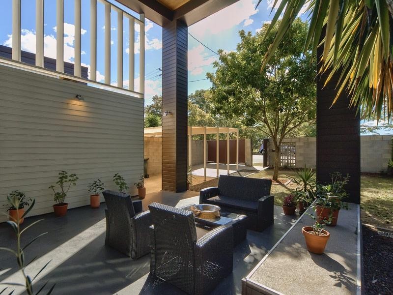 74 King Arthur Terrace, Tennyson QLD 4105