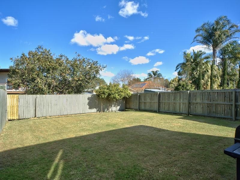 74 King Arthur Terrace, Tennyson QLD 4105
