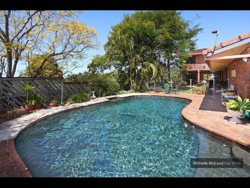 19 Morningview Street, Chapel Hill QLD 4069