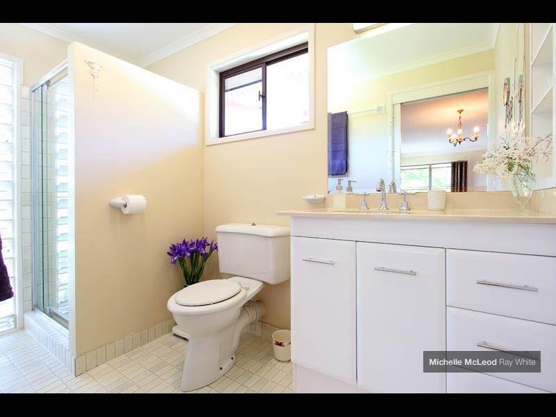 19 Morningview Street, Chapel Hill QLD 4069