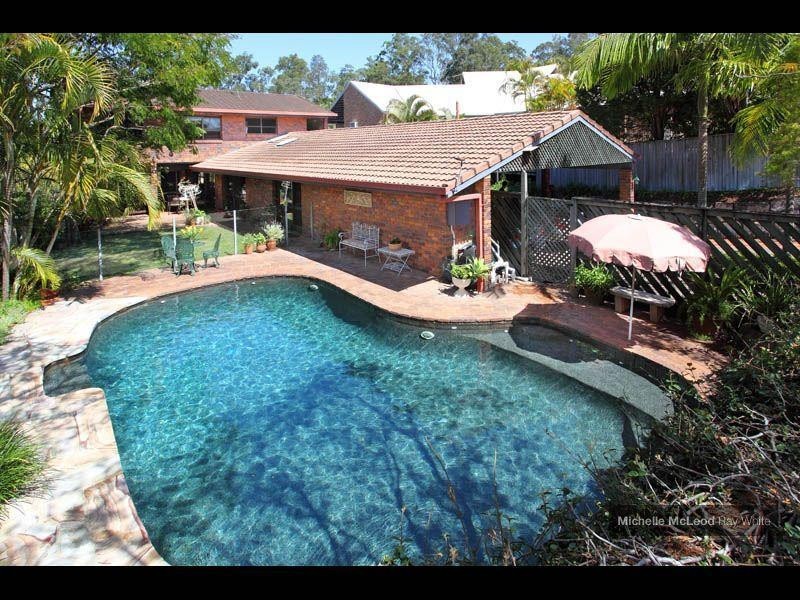 19 Morningview Street, Chapel Hill QLD 4069