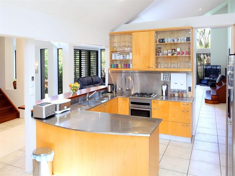 8 Minno Street, Chapel Hill QLD 4069