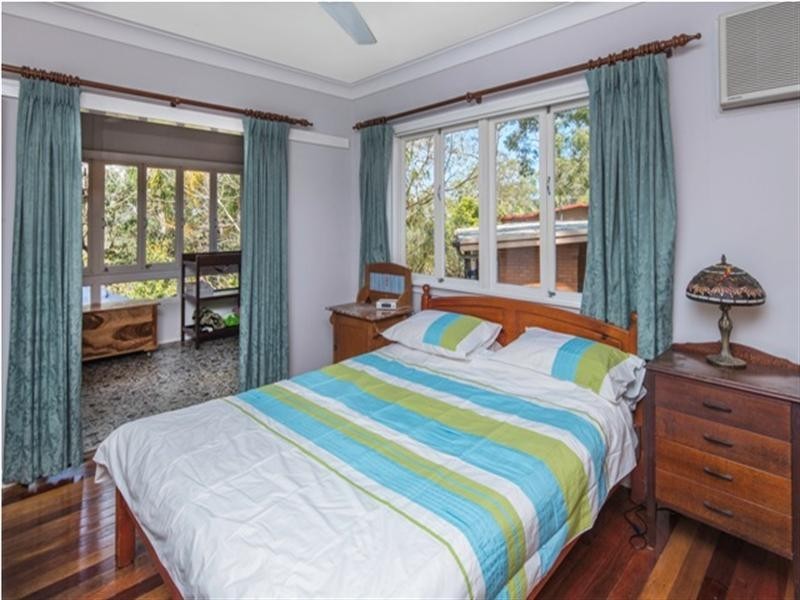 186 Jerrang Street, Indooroopilly QLD 4068