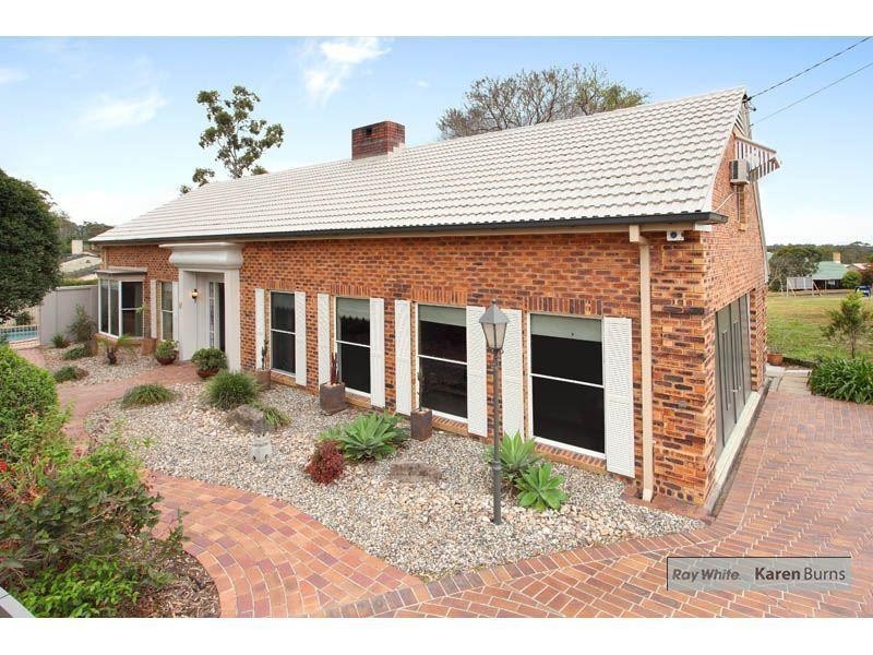 82 Kenmore Road, Kenmore QLD 4069