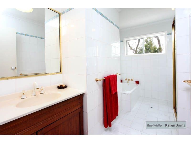 82 Kenmore Road, Kenmore QLD 4069