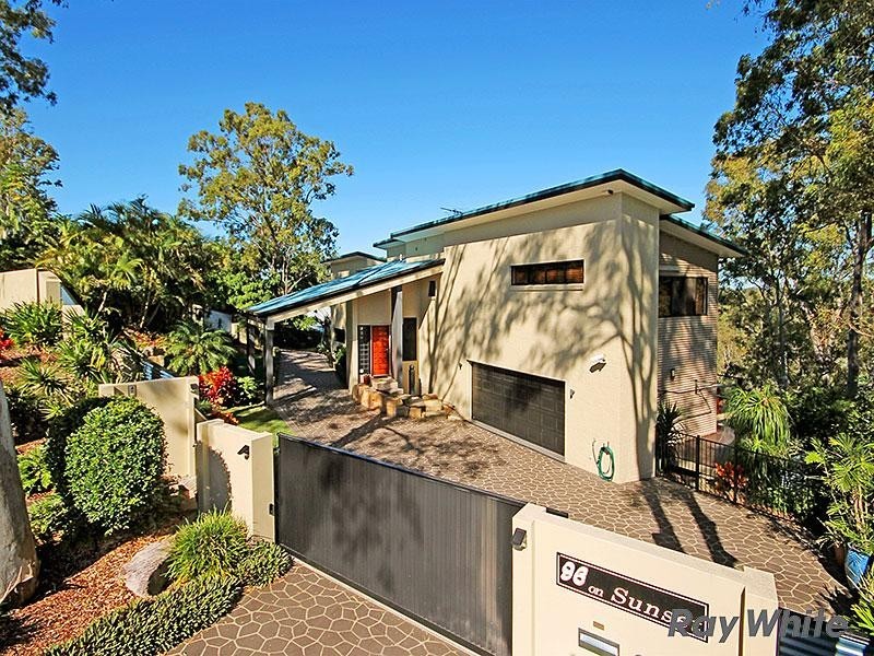 96 Sunset Road, Kenmore QLD 4069