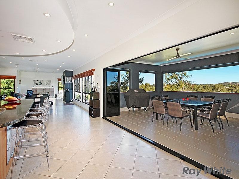 96 Sunset Road, Kenmore QLD 4069