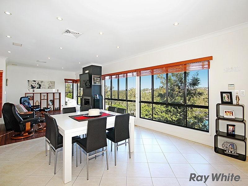 96 Sunset Road, Kenmore QLD 4069