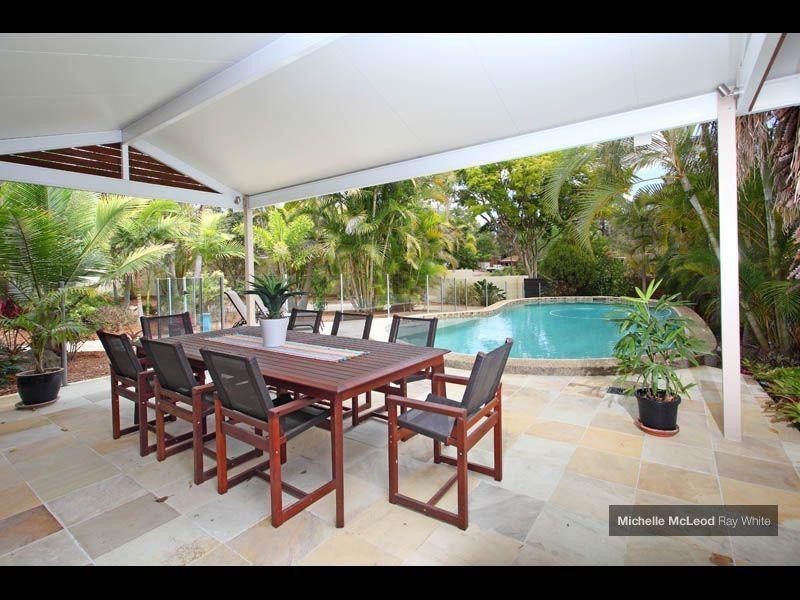 2 Welcome Street, Chapel Hill QLD 4069