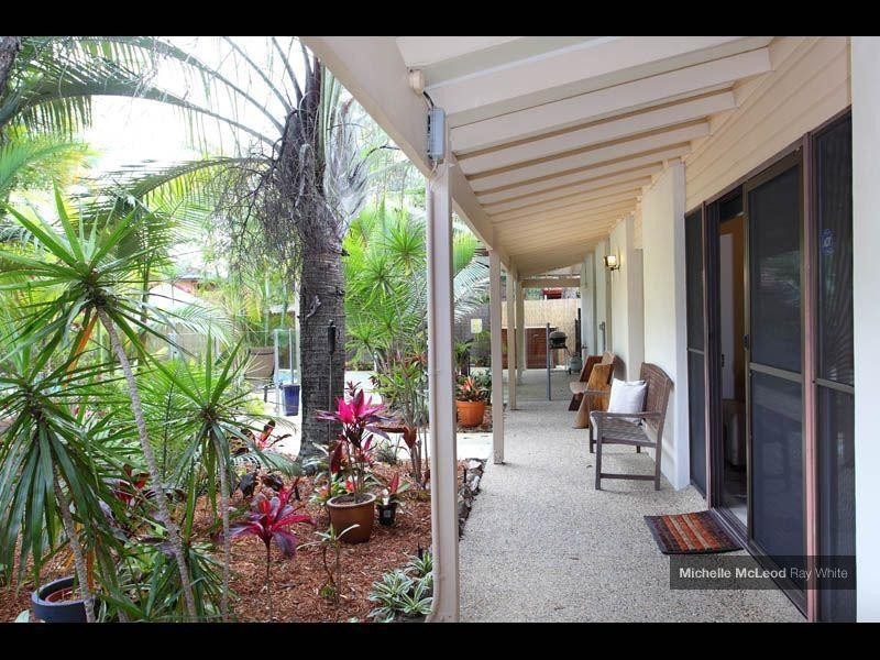 2 Welcome Street, Chapel Hill QLD 4069