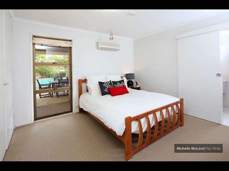 2 Welcome Street, Chapel Hill QLD 4069