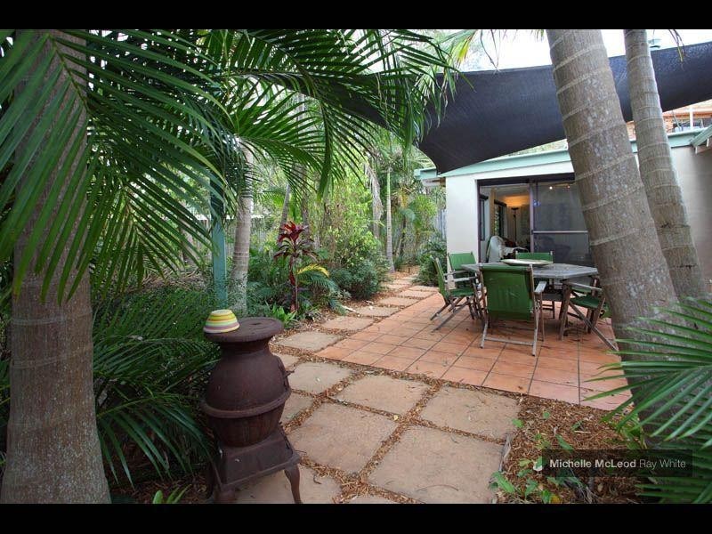 2 Welcome Street, Chapel Hill QLD 4069