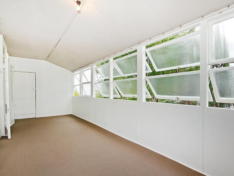21 Rokeby Terrace, Taringa QLD 4068