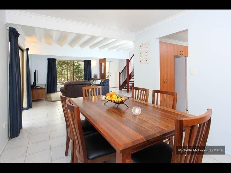 36 Burrumbuck Street, Chapel Hill QLD 4069